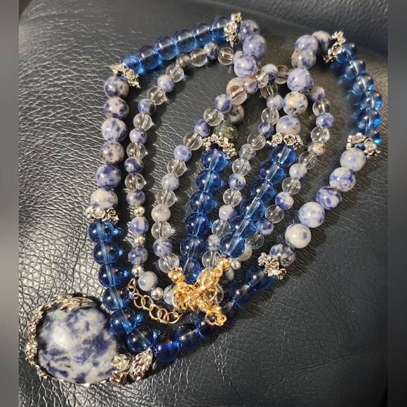 Sodalite Beaded Necklace With A Sodalite Pendant And Beads, - Picture 4 of 6